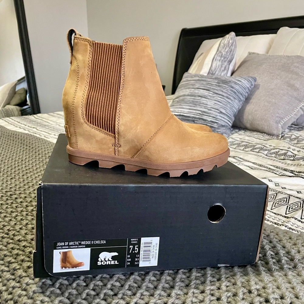 Sorel Joan of arctic wedge boots. EUC hardly worn.